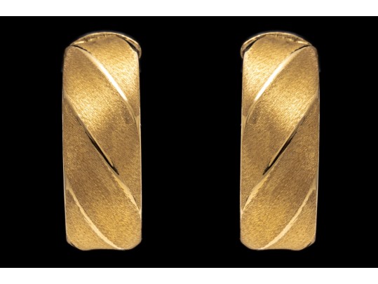 18k Yellow Gold Handsome Florentine Finished Ribbed Hoop Earrings