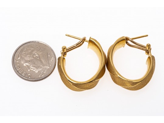 18k Yellow Gold Handsome Florentine Finished Ribbed Hoop Earrings