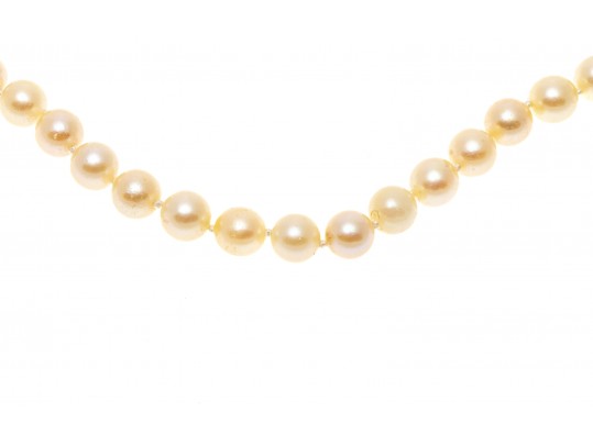 Classic Strand Of 6.25 Mm To 6 Mm Ivory Tone Cultured Pearls, 14k Clasp