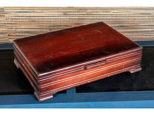 Dirilyte Flatware Service With Wooden Case