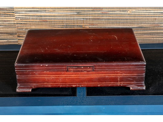 Dirilyte Flatware Service With Wooden Case