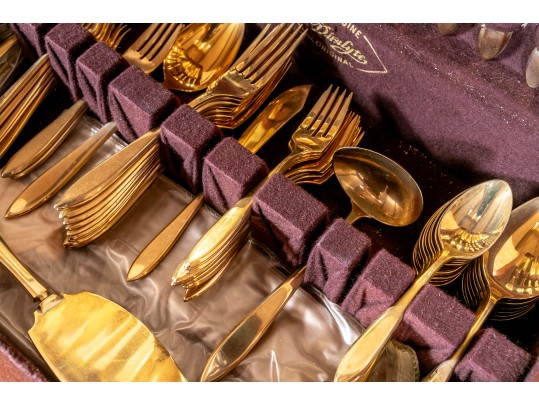 Dirilyte Flatware Service With Wooden Case