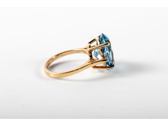 14k Yellow Gold Blue Topaz And Diamond Ring Size 5.75