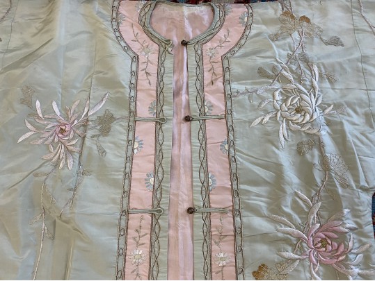 Antique Silk Robe, Floral Motifs, Late Qing / Early Republic