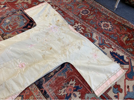 Antique Silk Robe, Floral Motifs, Late Qing / Early Republic