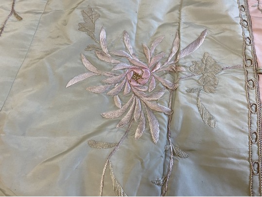 Antique Silk Robe, Floral Motifs, Late Qing / Early Republic