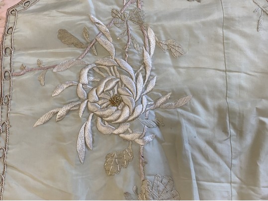 Antique Silk Robe, Floral Motifs, Late Qing / Early Republic