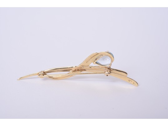 Sweet 14K Yellow Gold Blue Topaz Brooch