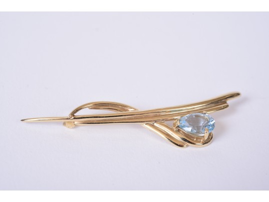 Sweet 14K Yellow Gold Blue Topaz Brooch