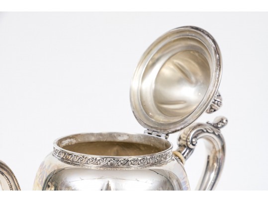 Wallace Sterling Silver Classic Rembrandt 3 Pint Coffee Pot And 2 3/4 Pint Tea Pot