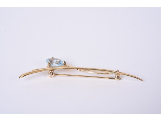 Sweet 14K Yellow Gold Blue Topaz Brooch