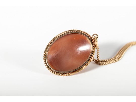 14k Yellow Gold High-Relief Cameo Pendant Necklace