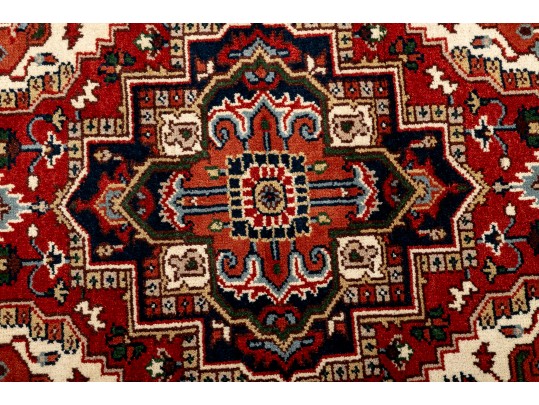 Serapi Wool Area Rug In Red, Black, And Cream (6' X 4') NEW