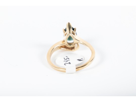 14k Yellow Gold Pear-Shaped Emerald Ring Size 7.25