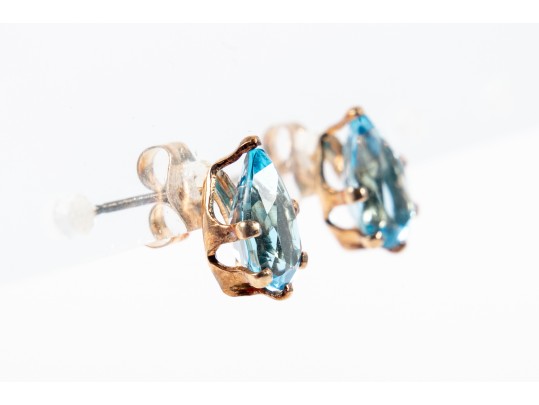 14k Yellow Gold Blue Topaz Teardrop Stud Earrings