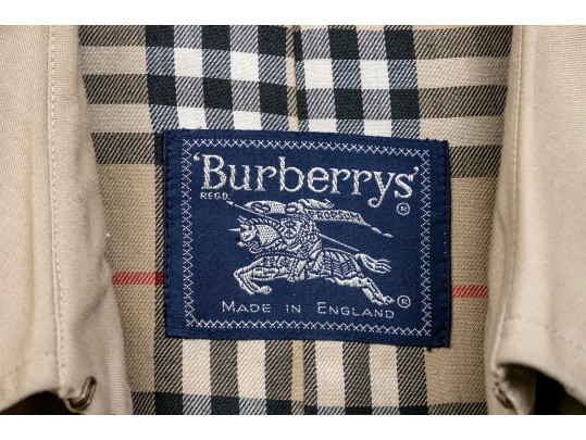 Classic Burberry Trench Coat With Waist Belt