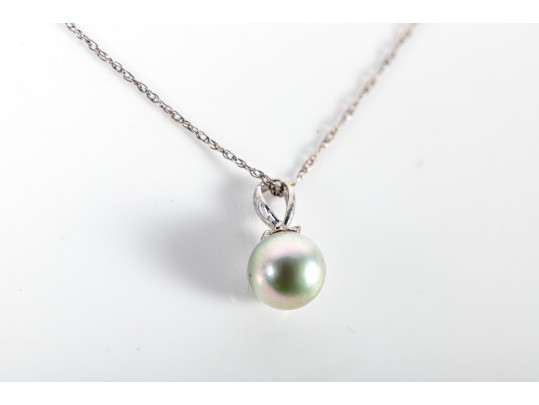 Dainty 14k White Gold Gray Cultured Pearl Pendant Necklace