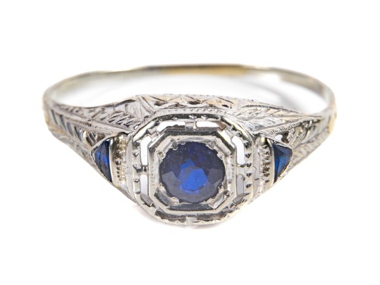 18k White Gold Sapphire Ring Size 7.25
