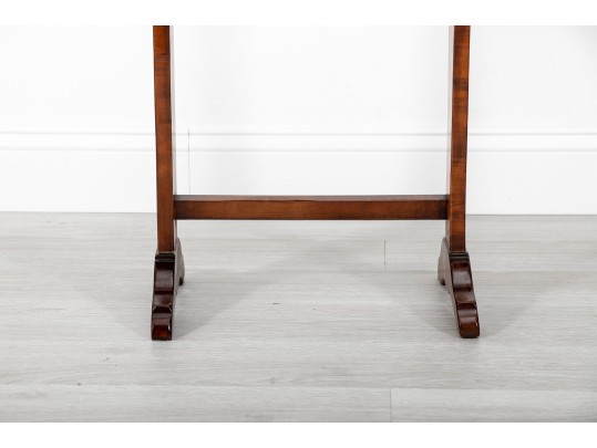 Antique Federal Mahogany Oval Accent Table