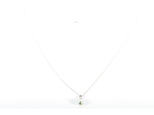 Dainty 14k White Gold Gray Cultured Pearl Pendant Necklace