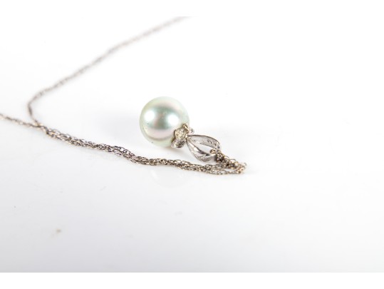 Dainty 14k White Gold Gray Cultured Pearl Pendant Necklace