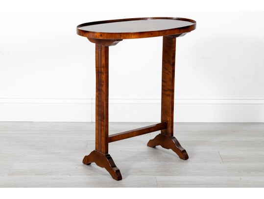 Antique Federal Mahogany Oval Accent Table