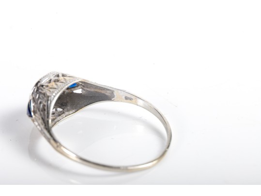 18k White Gold Sapphire Ring Size 7.25