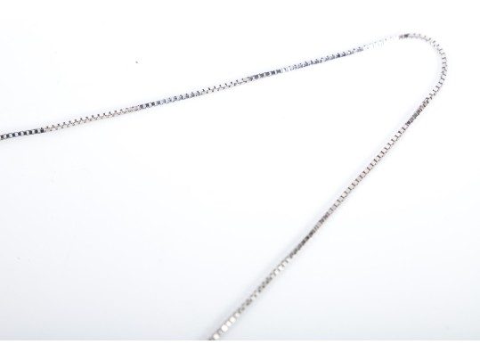 14k White Gold Diamond Pendant Necklace