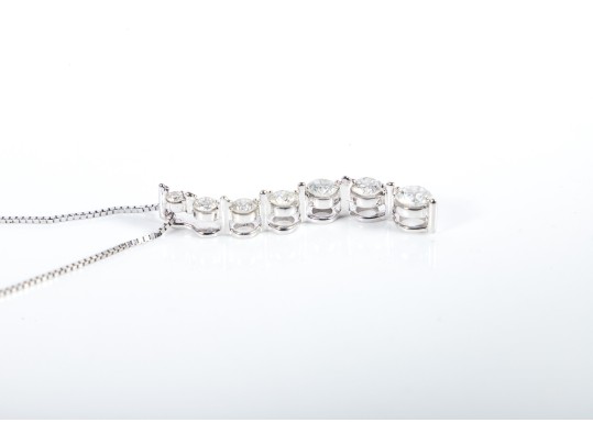 14k White Gold Diamond Pendant Necklace