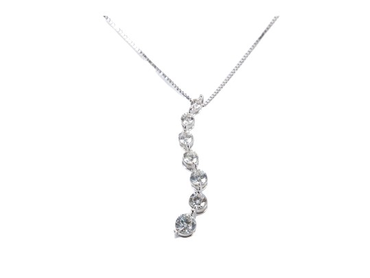 14k White Gold Diamond Pendant Necklace