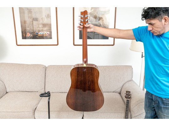 Gorgeous Guitar And Ukulele Duo