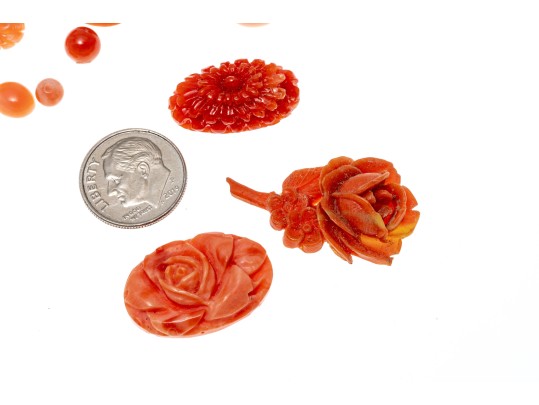 Loose Stones: 25 Coral Beads And Pieces, 203 TCW