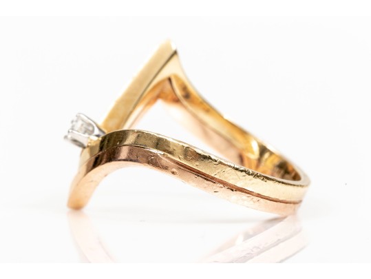 14k Yellow Gold Retro Zig Zag Ring, Set With A Round Faceted Diamond, Size 6.25