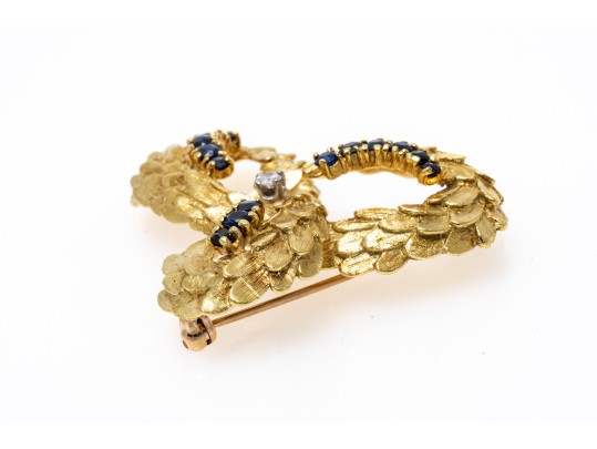 18k Yellow Gold Vintage Foliate Trefoil Patterned Diamond And Sapphire Brooch