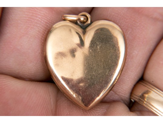 Lot Of Two Assorted 10k Jewelry Pieces