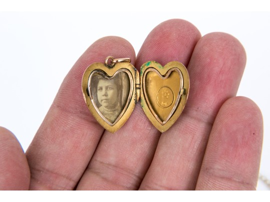 Lot Of Two Assorted 10k Jewelry Pieces