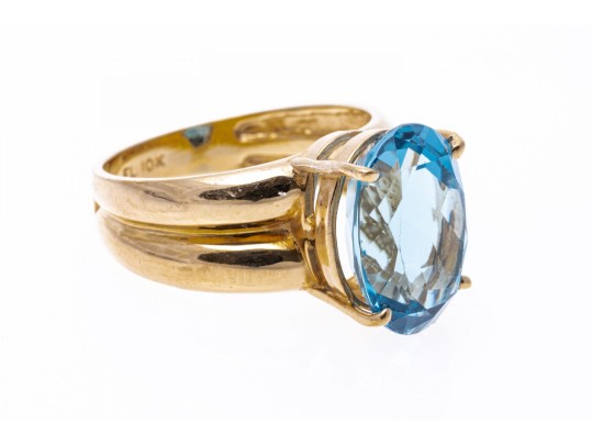 London Blue Topaz And 10K Gold Ring, Size 7.75