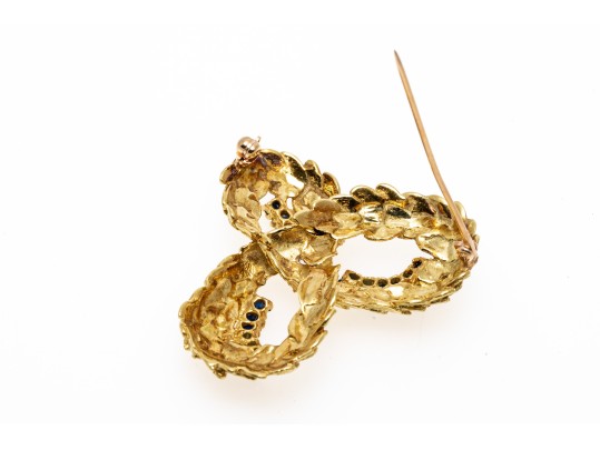18k Yellow Gold Vintage Foliate Trefoil Patterned Diamond And Sapphire Brooch