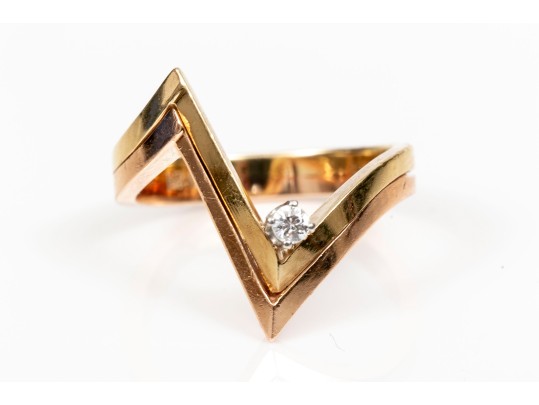 14k Yellow Gold Retro Zig Zag Ring, Set With A Round Faceted Diamond, Size 6.25