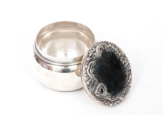 Bigelow & Kennard Beautiful Antique Sterling Silver Powder Jar, Cherub Motifs