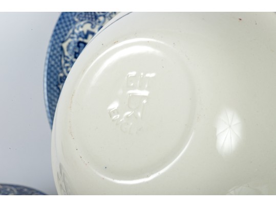 EIT English Blue Willow Dinnerware