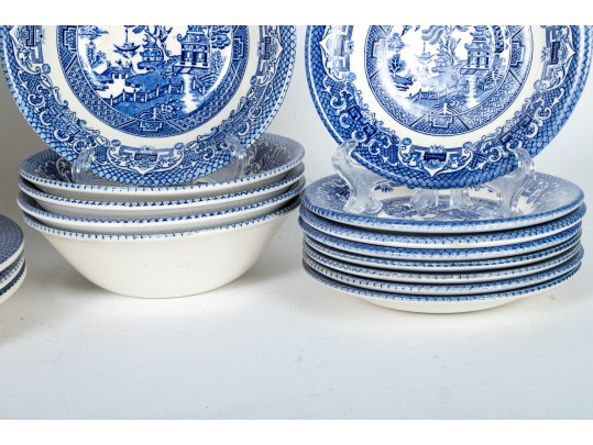 EIT English Blue Willow Dinnerware
