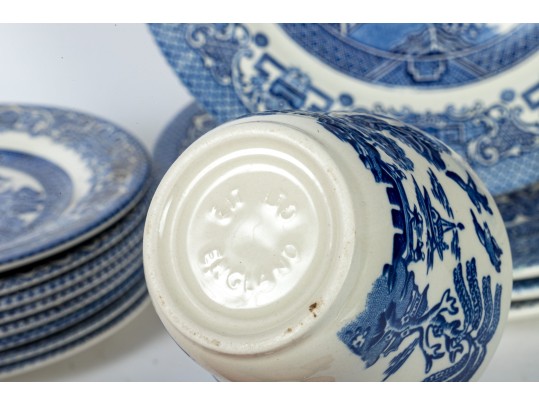 EIT English Blue Willow Dinnerware