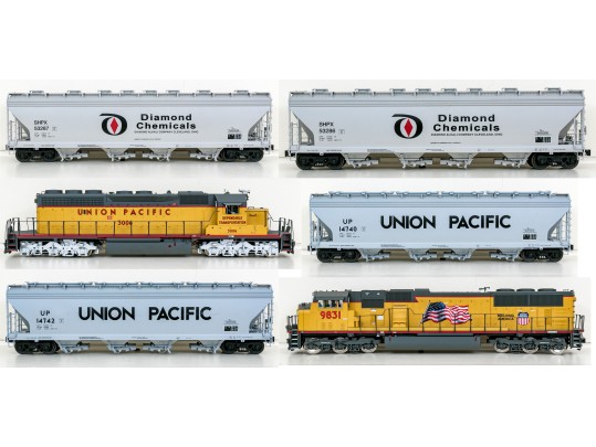 USA Trains Six Piece Train Set With Union Pacific SD40-2 Diesel Locomotive