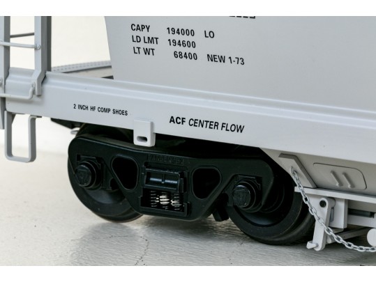 USA Trains Six Piece Train Set With Union Pacific SD40-2 Diesel Locomotive