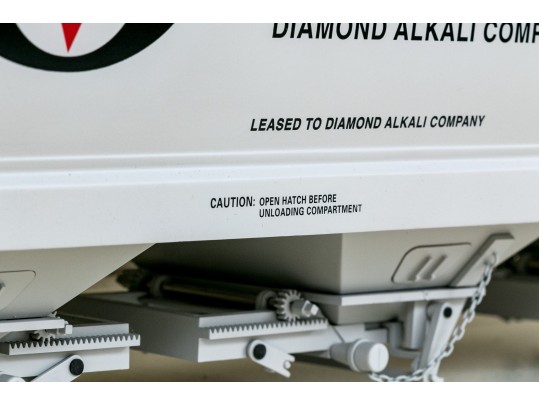 USA Trains Six Piece Train Set With Union Pacific SD40-2 Diesel Locomotive