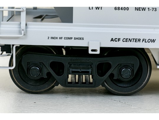 USA Trains Six Piece Train Set With Union Pacific SD40-2 Diesel Locomotive