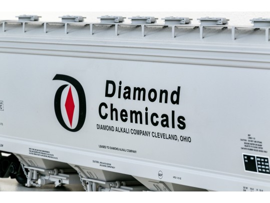 USA Trains Six Piece Train Set With Union Pacific SD40-2 Diesel Locomotive