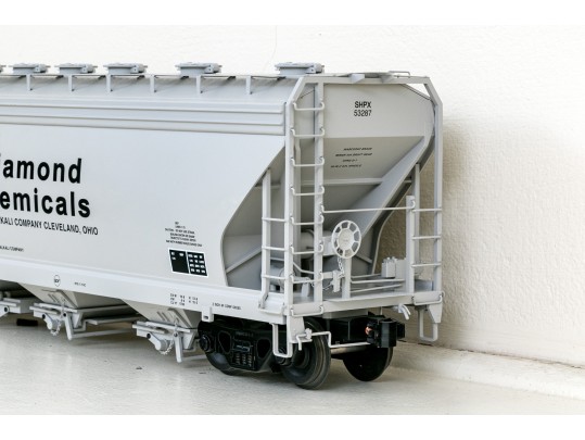 USA Trains Six Piece Train Set With Union Pacific SD40-2 Diesel Locomotive