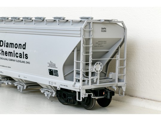 USA Trains Six Piece Train Set With Union Pacific SD40-2 Diesel Locomotive